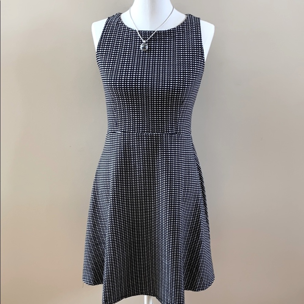 LOFT FIT AND FLARE KNIT SLEEVELESS DRESS